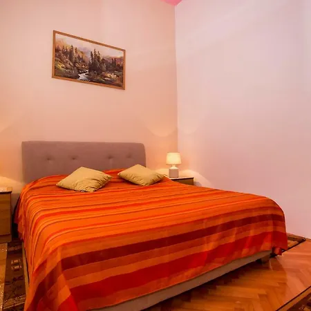 Emanuel Apartament *